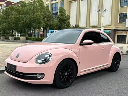 VOLKSWAGEN BEETLE 2015