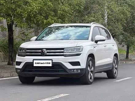 VOLKSWAGEN THARU — из Китая под ключ