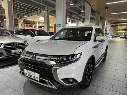 MITSUBISHI OUTLANDER 2019