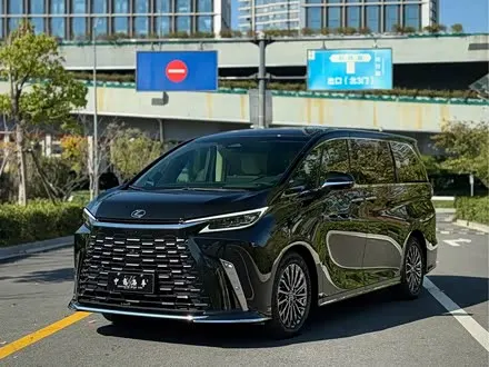 LEXUS LM 2023
