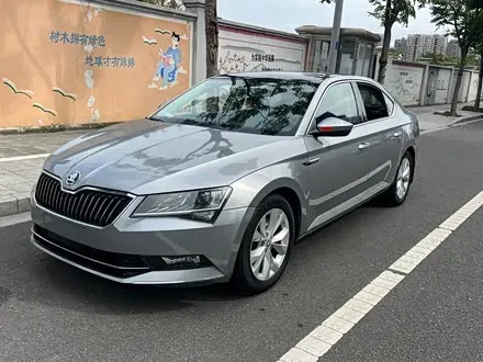 SKODA SUPERB 2018