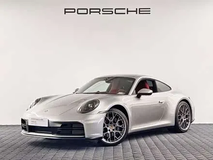 PORSCHE 911 2025