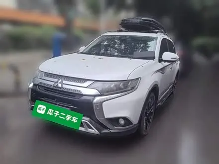 MITSUBISHI OUTLANDER 2019