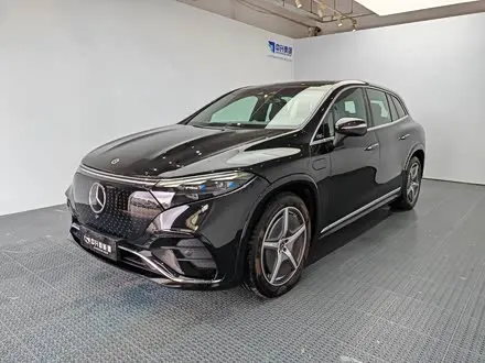 MERCEDES-BENZ EQS SUV 2023