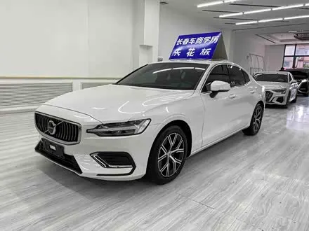 VOLVO S60 2023
