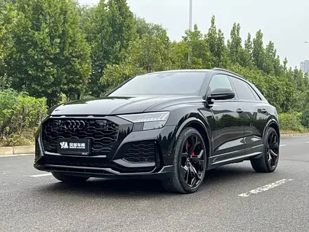 AUDI RS Q8 2021
