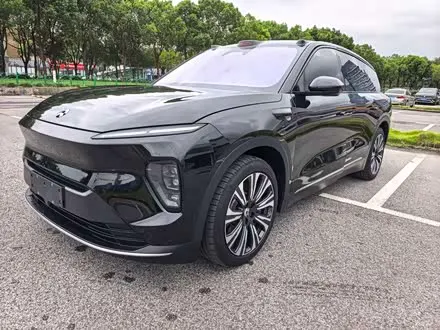NIO ES8 2024