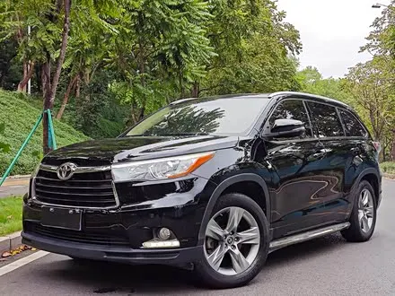 TOYOTA HIGHLANDER — из Китая под ключ