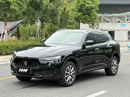MASERATI LEVANTE 2016