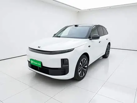 LI AUTO L6 2025