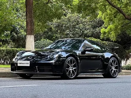 PORSCHE 911 2025