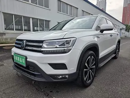 VOLKSWAGEN THARU 2021