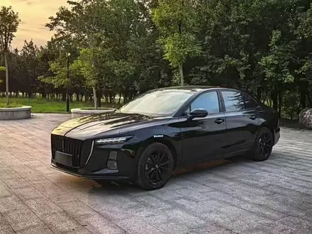 HONGQI H5 — из Кореи под ключ
