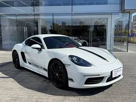 PORSCHE 718 2023