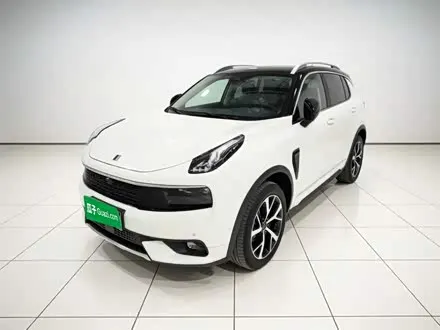LYNK & CO 01 2017