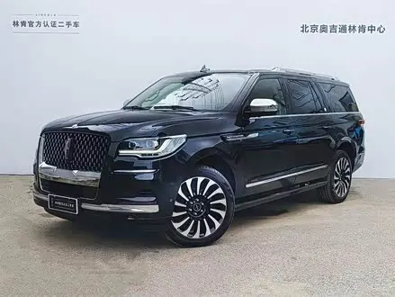 LINCOLN NAVIGATOR 2024