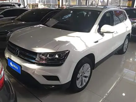 VOLKSWAGEN THARU 2019