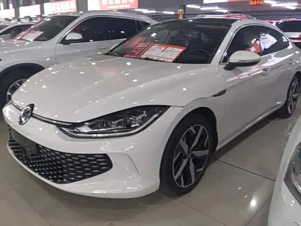 VOLKSWAGEN LAMANDO 2022