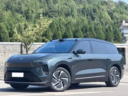 NIO ES8 2023