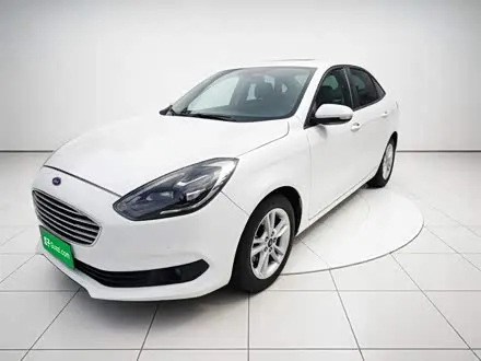 FORD ESCORT 2019