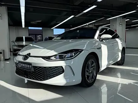 VOLKSWAGEN LAMANDO 2024
