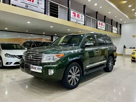 TOYOTA LAND CRUISER 2015