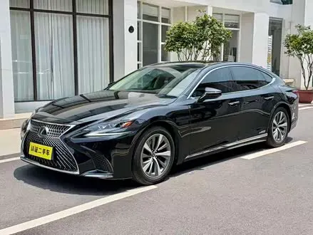 LEXUS LS 2020