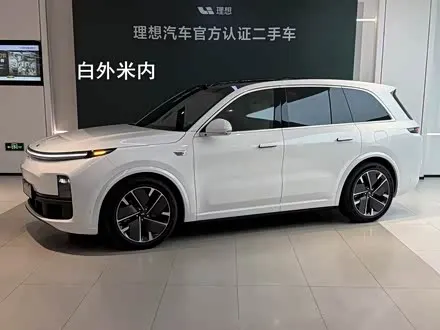 LI AUTO L8 2025