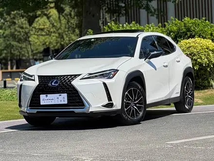 LEXUS UX 2019