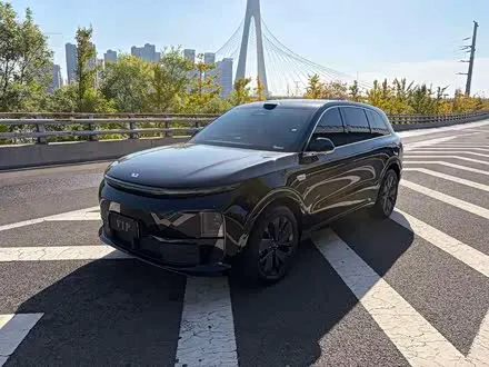 LI AUTO L6 2025
