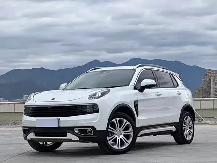 LYNK & CO 01 2019