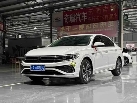 VOLKSWAGEN BORA 2024