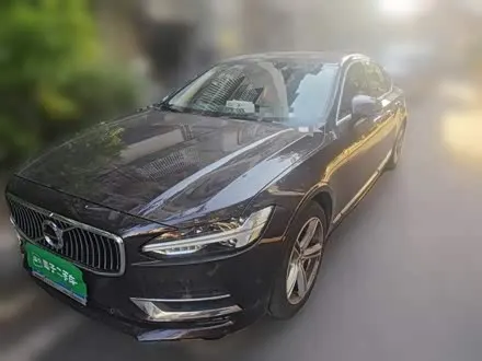 VOLVO S90 2019