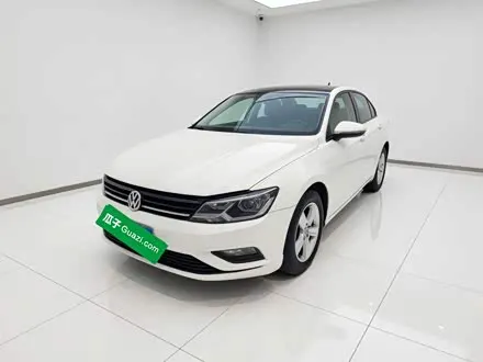 VOLKSWAGEN LAMANDO 2017