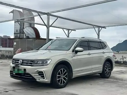 VOLKSWAGEN TIGUAN L 2019