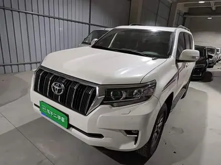 TOYOTA PRADO 2018