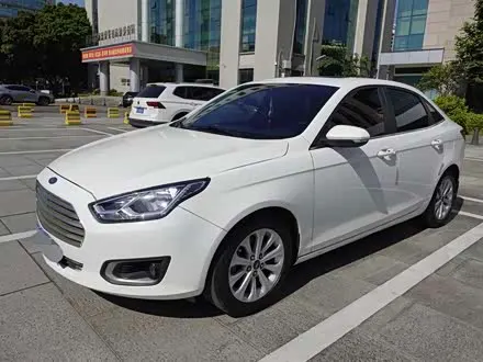 FORD ESCORT 2017