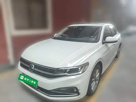 VOLKSWAGEN BORA 2021