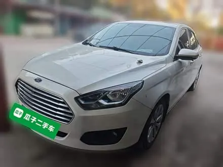 FORD ESCORT 2017