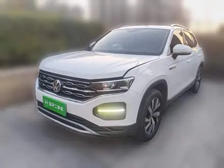 VOLKSWAGEN TAYRON 2020
