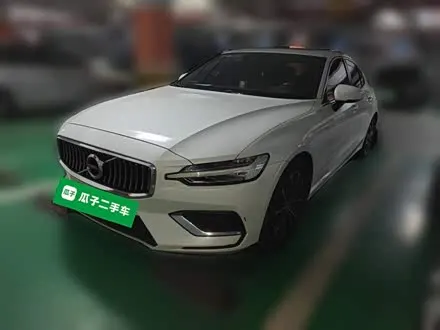 VOLVO S60 2021