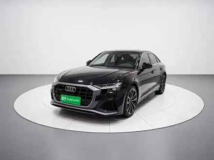 AUDI Q8 2022