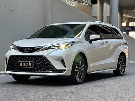 TOYOTA GRANVIA 2024