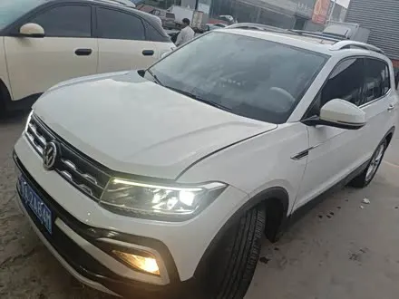 VOLKSWAGEN T-CROSS 2020