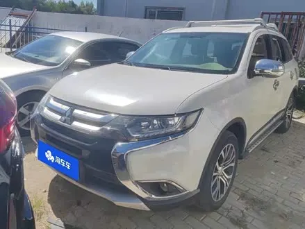 MITSUBISHI OUTLANDER 2018