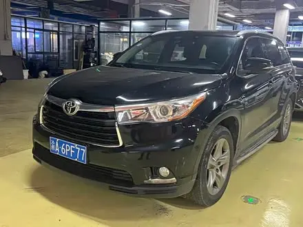 TOYOTA HIGHLANDER 2015