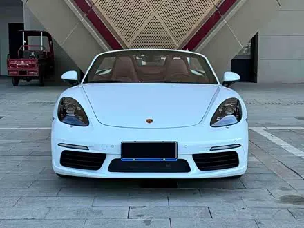 PORSCHE 718 2022