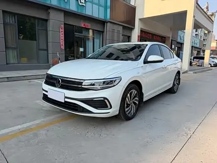 VOLKSWAGEN BORA 2025