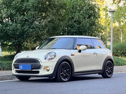 MINI ONE+ 2014