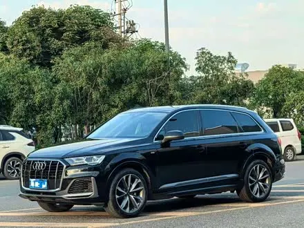 AUDI Q7 2022